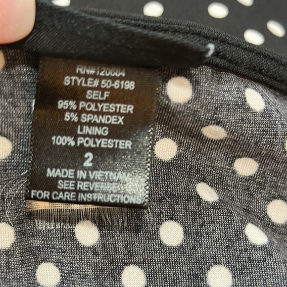 Torrid Blouse Womens 2 Black Polka Dot Cold Shoulder Top V-Neck - Picture 7 of 9